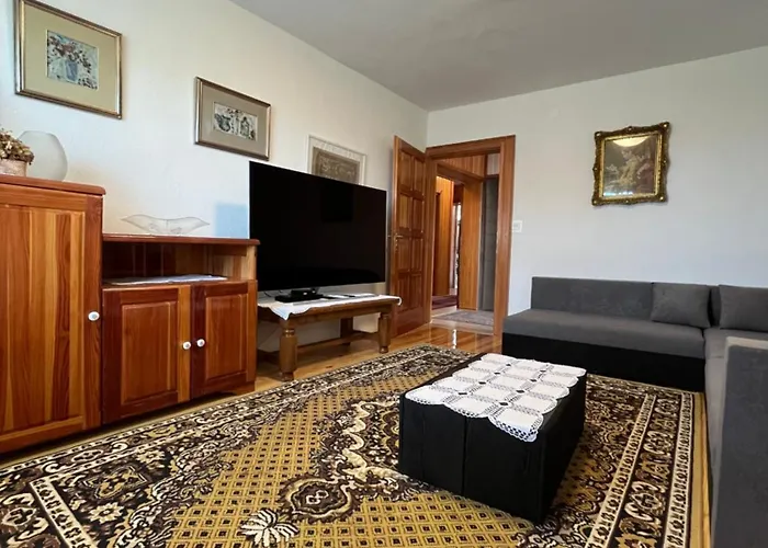 아파트 Sarah Do 8 Osoba 비오그라드나모루