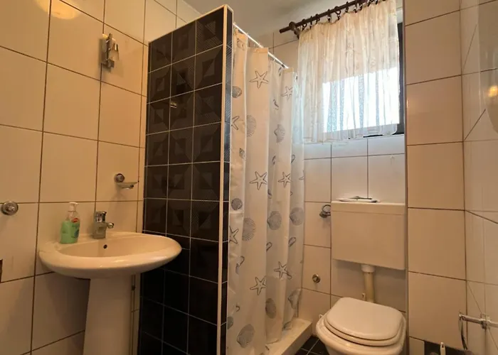 Sarah Do 8 Osoba * 비오그라드나모루